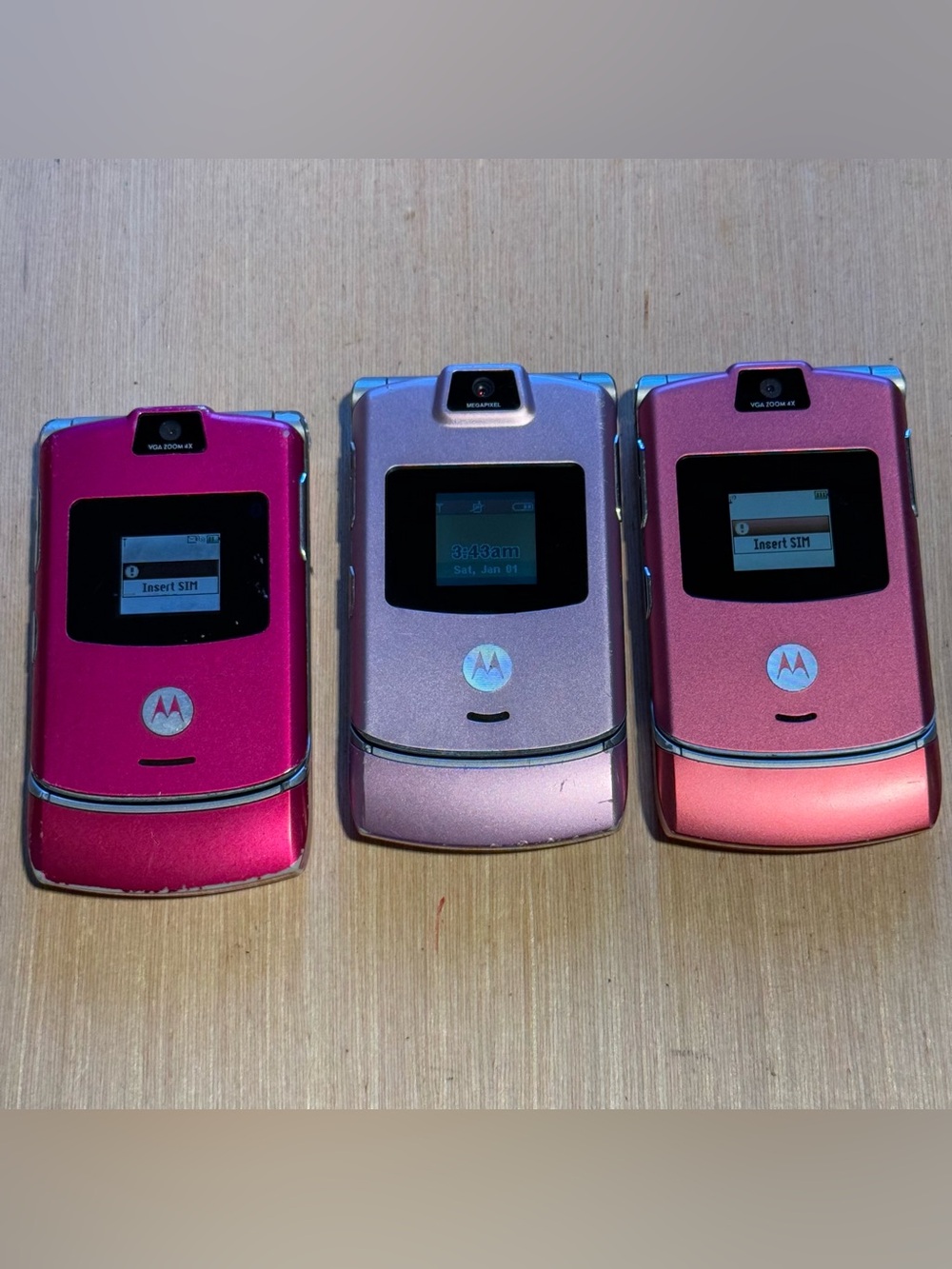 3 Motorola RAZR V3/M Pink Flip Phone Turns On “UNTESTED No Charger Read Info Blw
